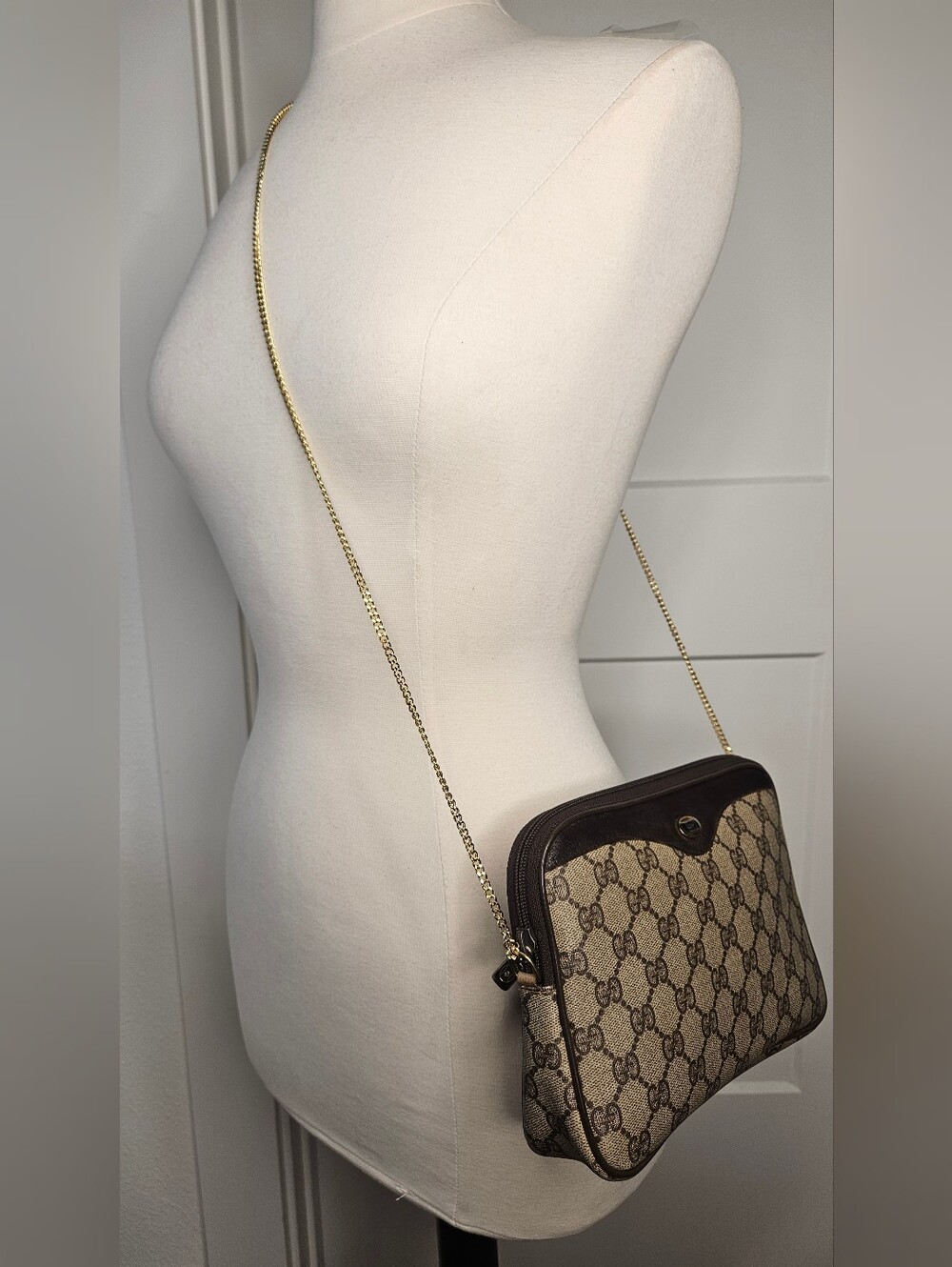 Authentic Early 80s Vintage Gucci Collection GG Supreme Canvas Chain Crossbody